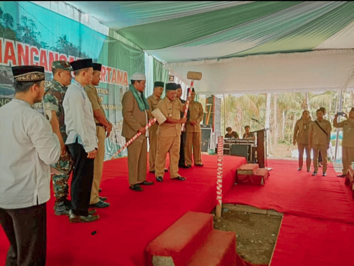 Catatan Sejarah: Pemancangan Tiang Pertama Pembangunan PPTQ Ar Royyan
