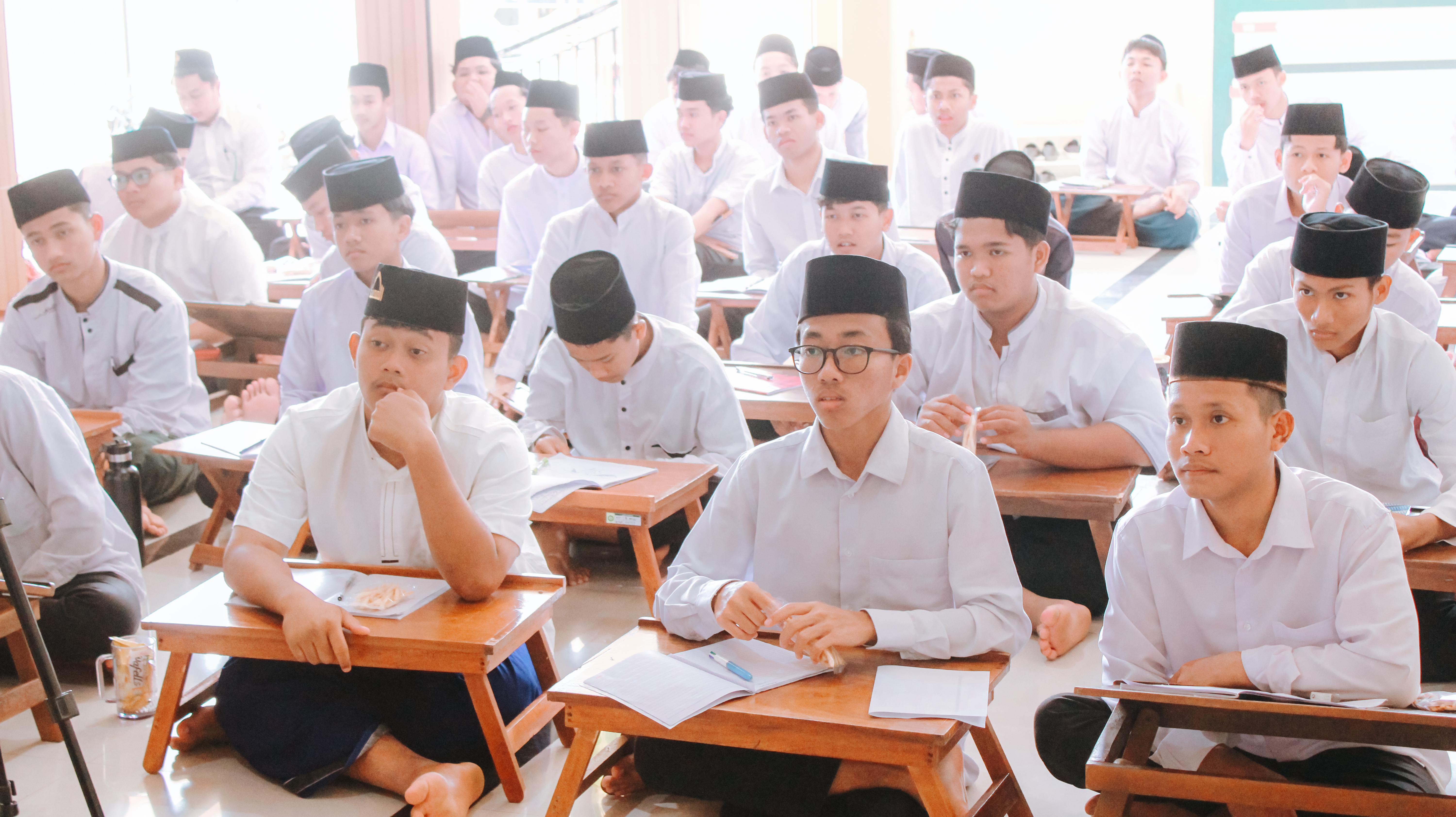 Kajian Rutin Kitab Ta'lim Al-Muta'allim: Adab Dahulu Sebelum Ilmu