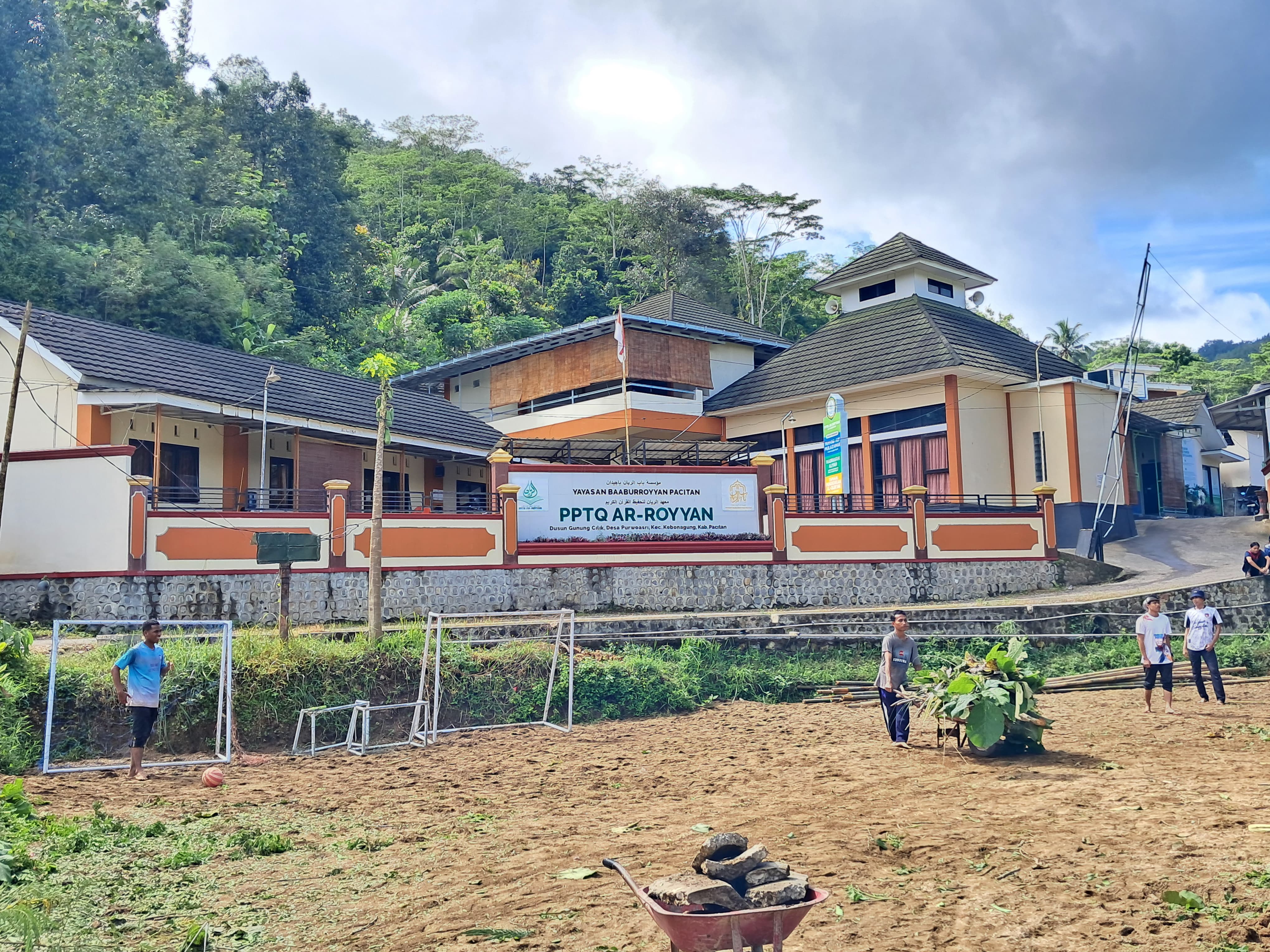 PPTQ Ar Royyan Pacitan